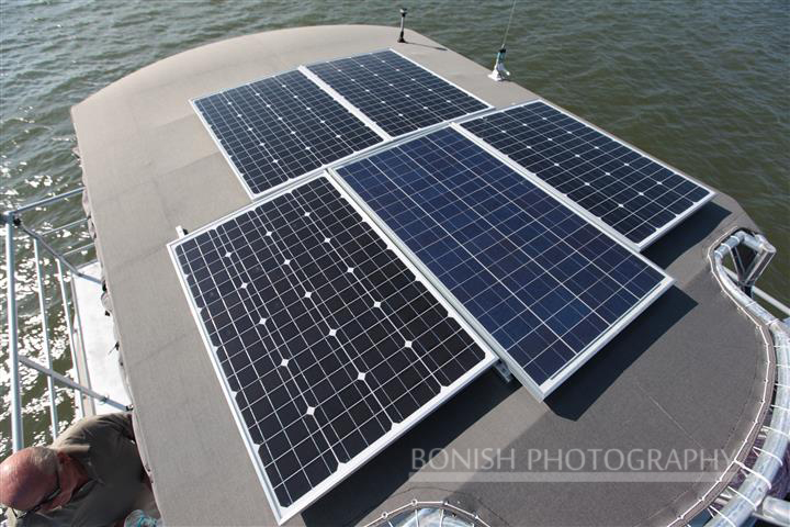Solar_Panels_Atop_Boat