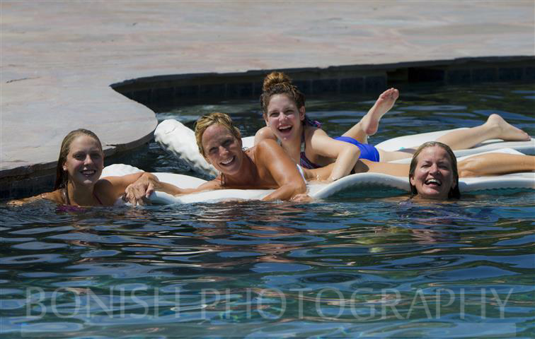 Four_Girls_In_Pool