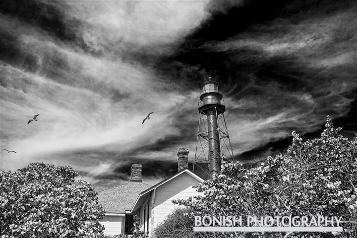 Sanibel_Lighthouse_Black_White.jpg