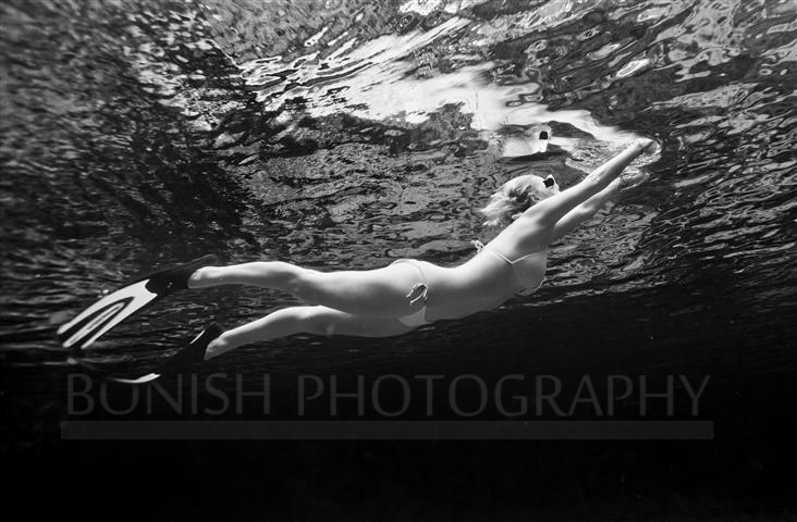 Underwater Photography, Bonish Photo, Black and White, Kailey Hegle,